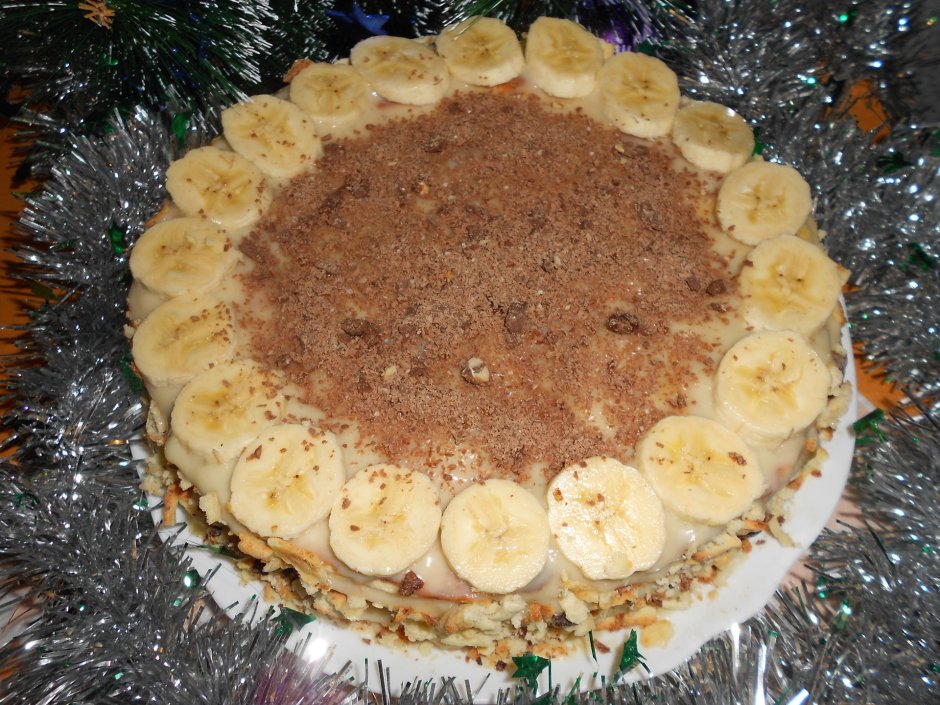 Декор торта бананами