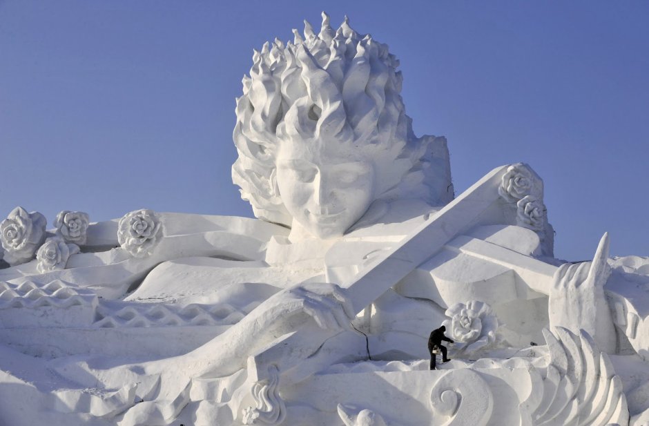 Скульптуры из снега и льда