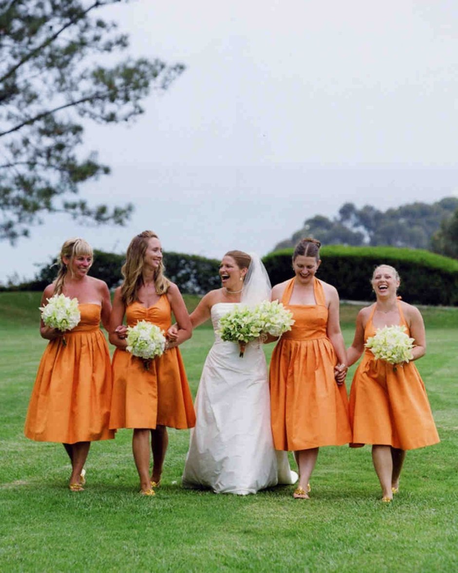 Оранжевый цвет подружкам невесты