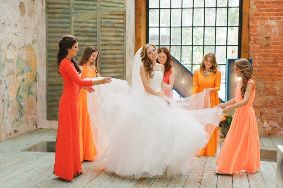 Свадебные платья апельсинового оттенка