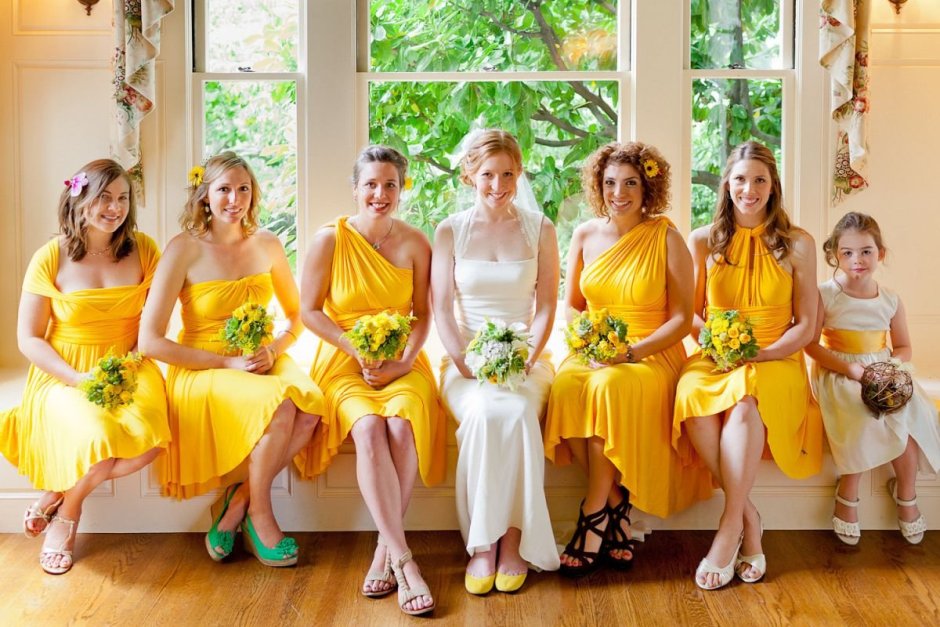 Платье подружки невесты жёлтого цвета