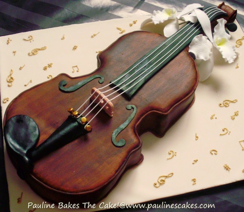 Торт в форме скрипки