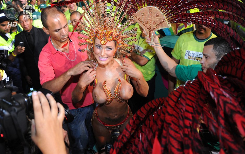 Андреа Мартинс Бразилия карнавал голые