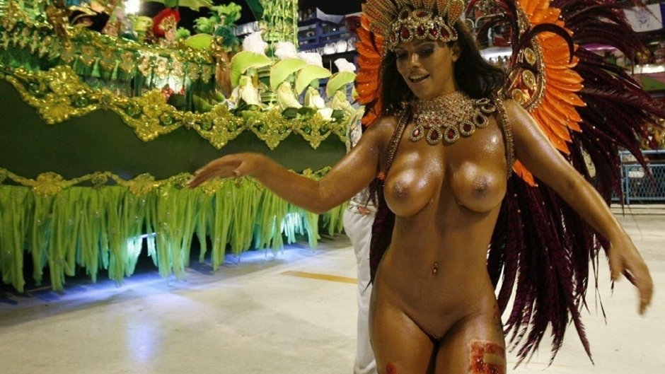 Андреа Мартинс Бразилия карнавал голые