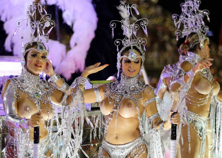 Андреа Мартинс Бразилия карнавал nude