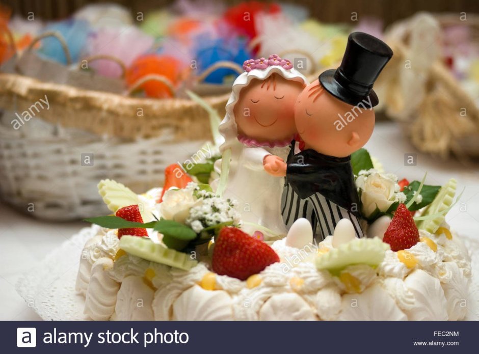 Фигурки на свадебный торт съедобные