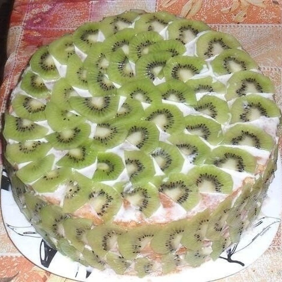 Торт из готовых бисквитных коржей с фруктами