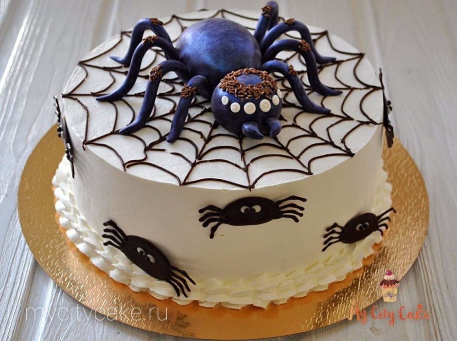 Торт с пауком птицеедом