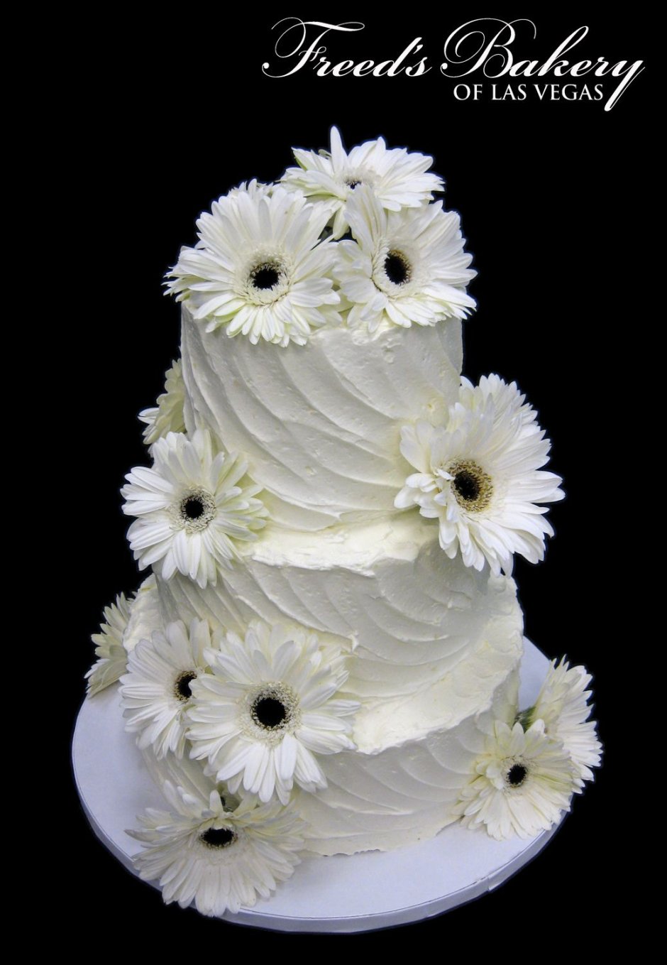 Свадебные торты с белыми хризантемами