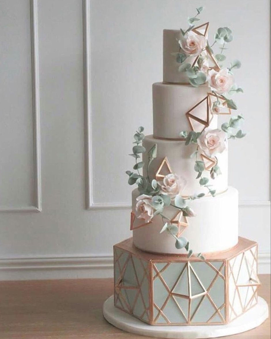 Свадебный торт двухъярусный с капкейками