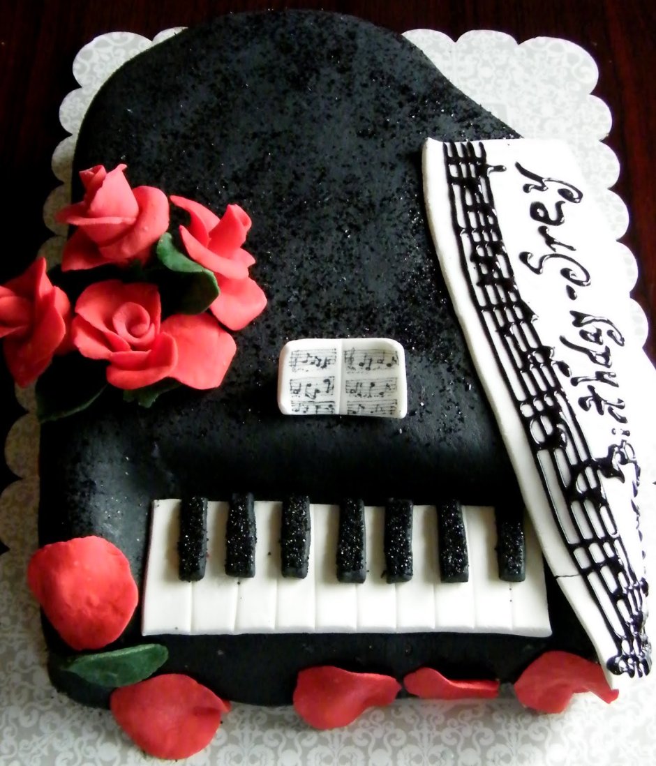Торт в форме пианино