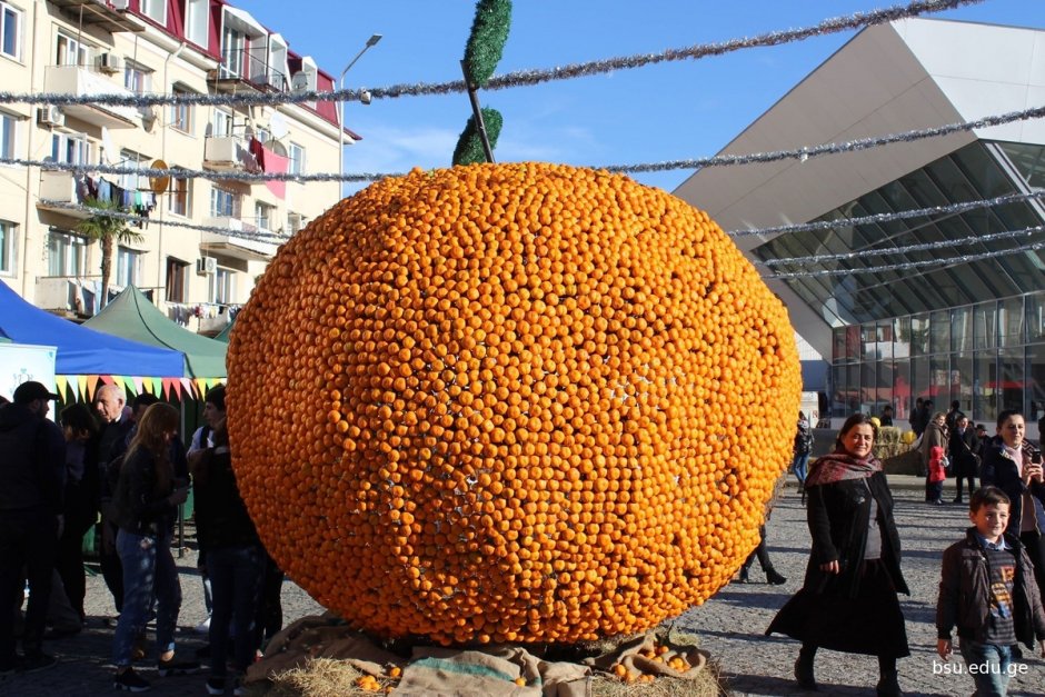 Ментон фестиваль Лимонов и апельсинов