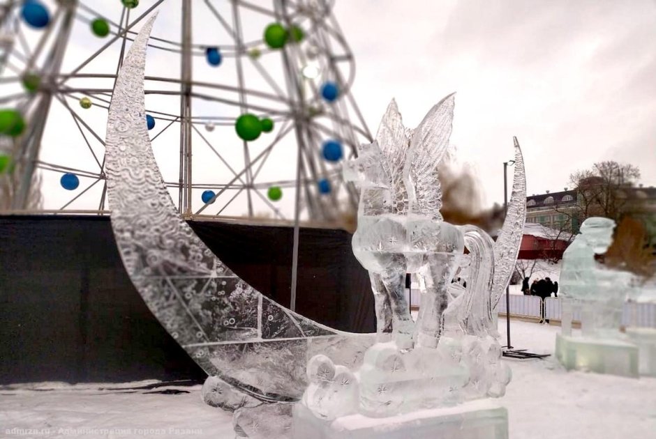 Ледяные скульптуры у храма на крови Екатеринбург 2022
