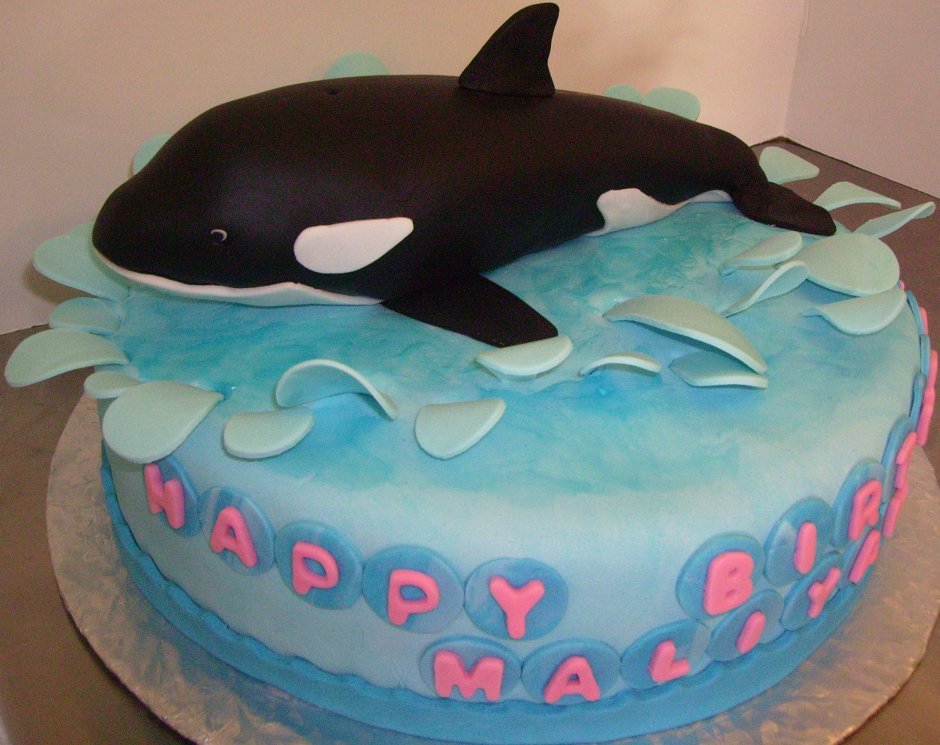 Торт с китом на день рождения