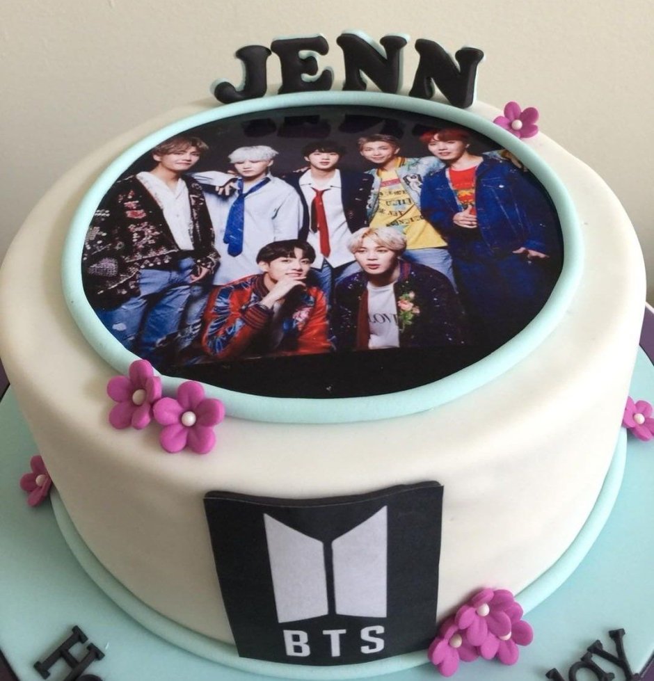 Торт с корейской группой BTS
