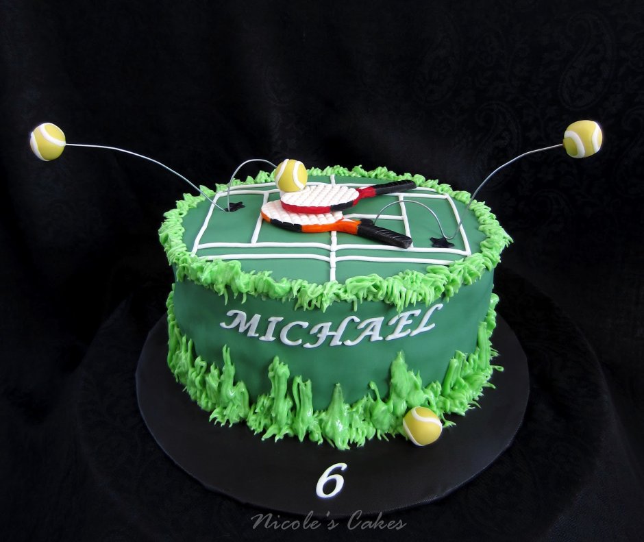 Торт в теннисном стиле