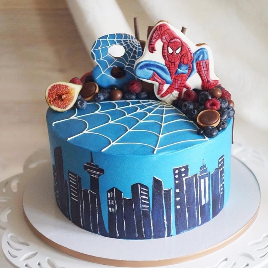 Торт человек паук с меренгами