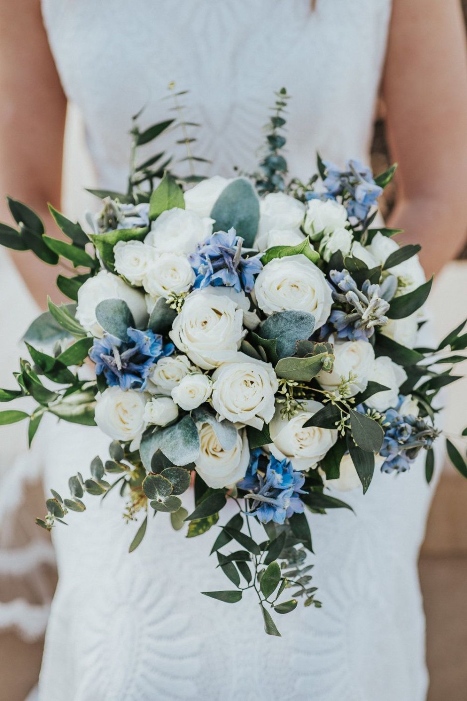 Букет невесты с голубым растрепыш