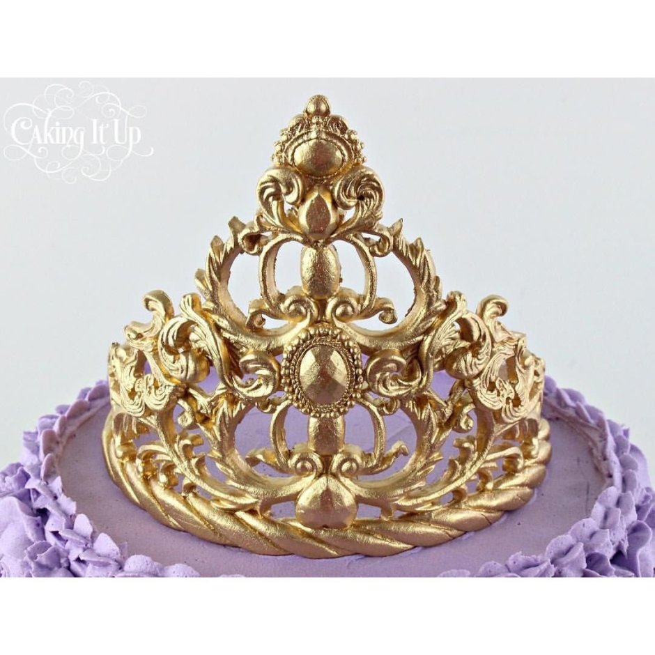 Торт с короной диадемой