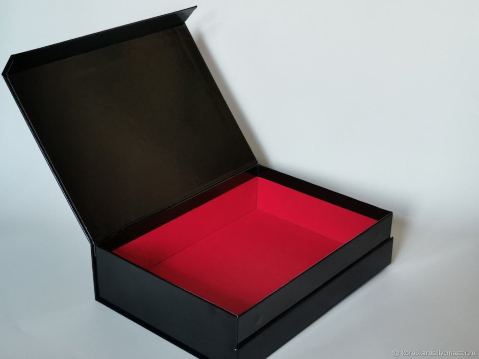 Коробка подарочная bb1 магнитная с окном