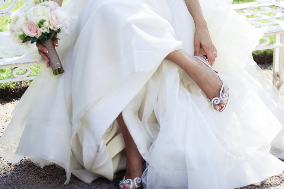 Туфли на свадьбу под пышное платье