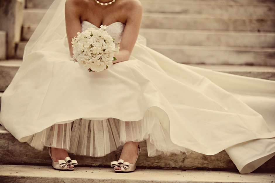 Невеста в синих туфлях