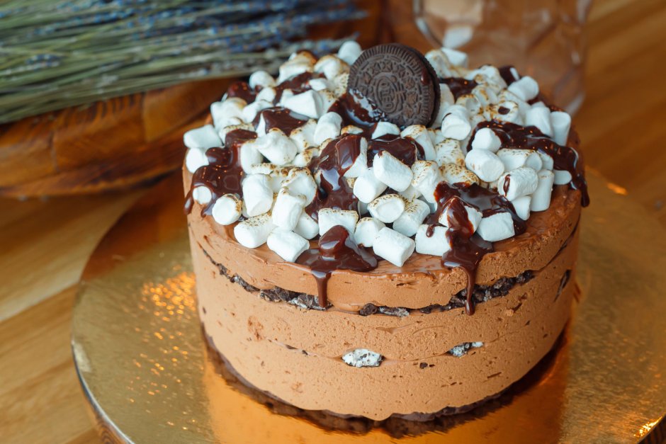 Шоколадный торт с маршмеллоу