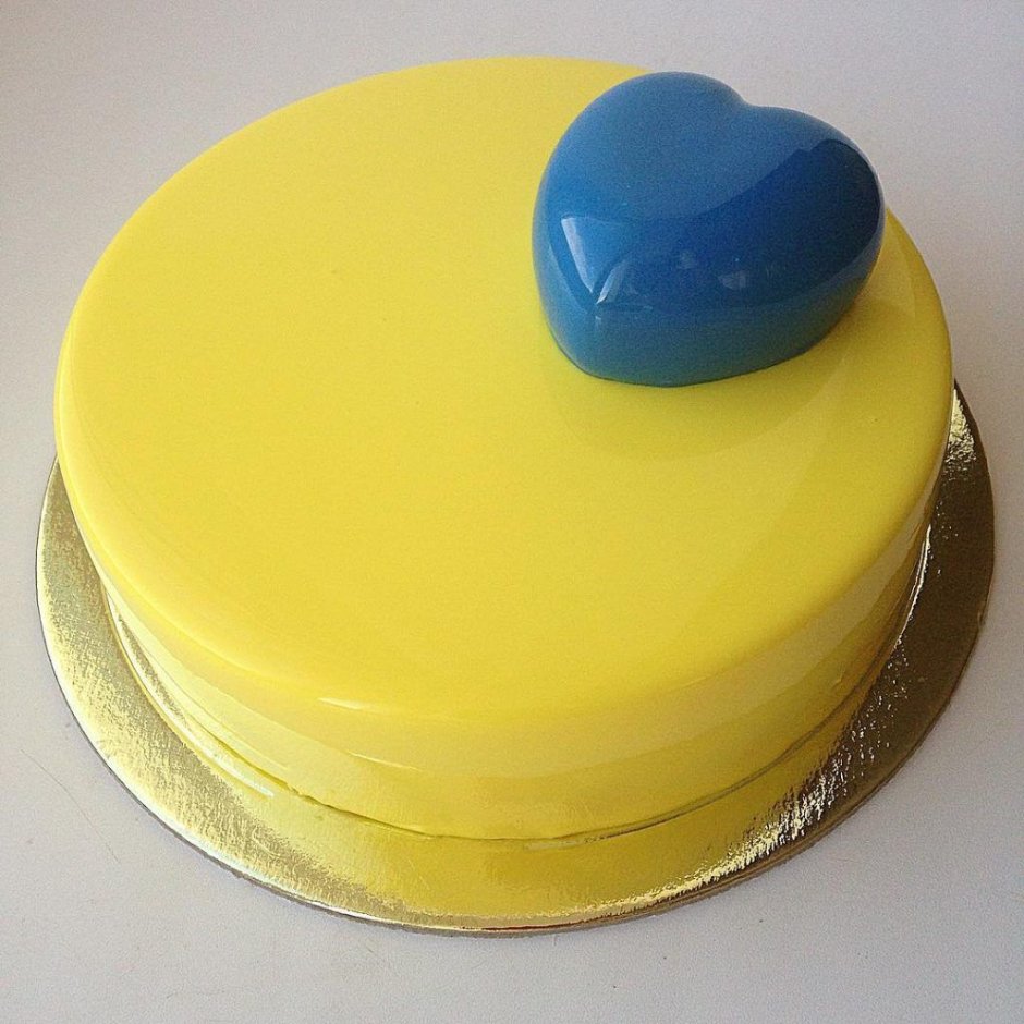Желто синий декор торта