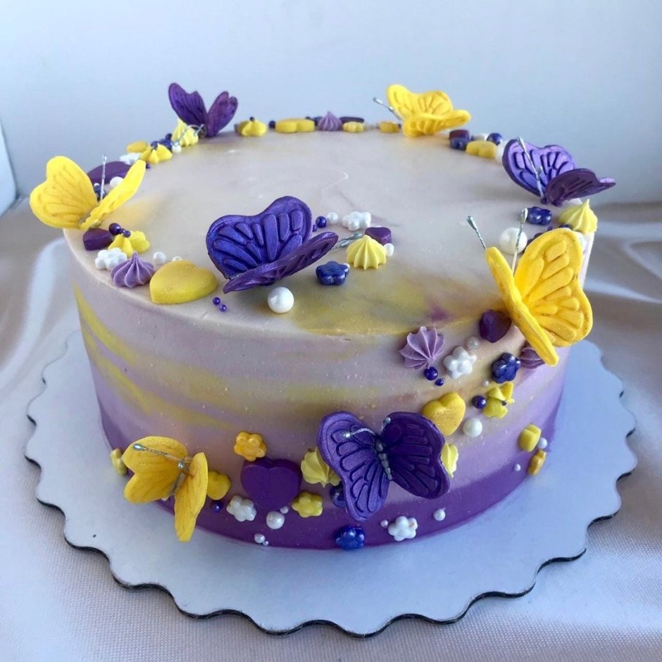 Торт с желтыми цветами