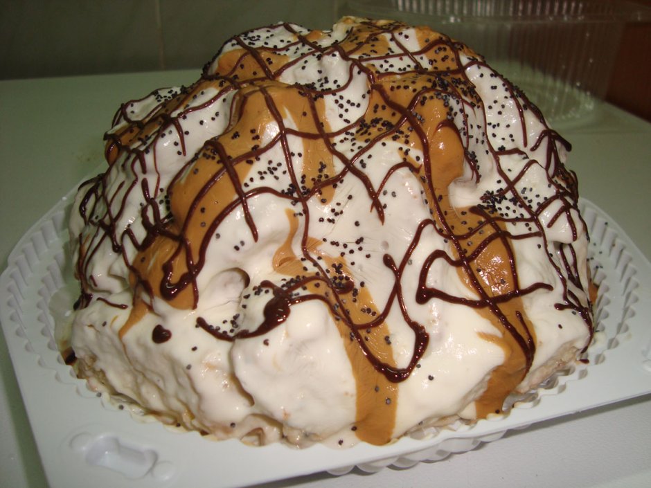 Прямоугольный торт с медовыми коржами