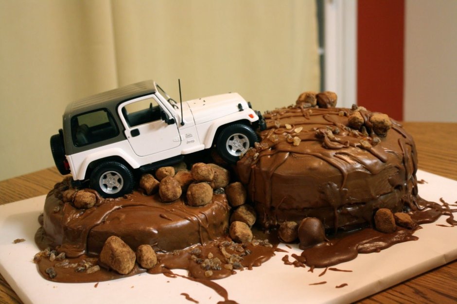 Торт в виде машины газели