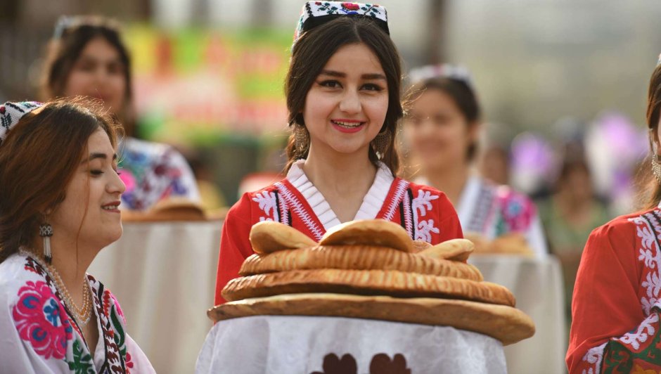Таджикистан молодежь таджикская