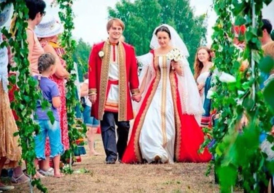 Свадебный кокошник невесты древнеславянский