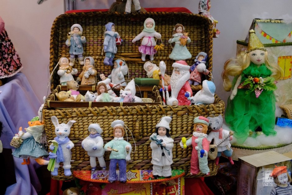 Выставка кукол на Тишинке