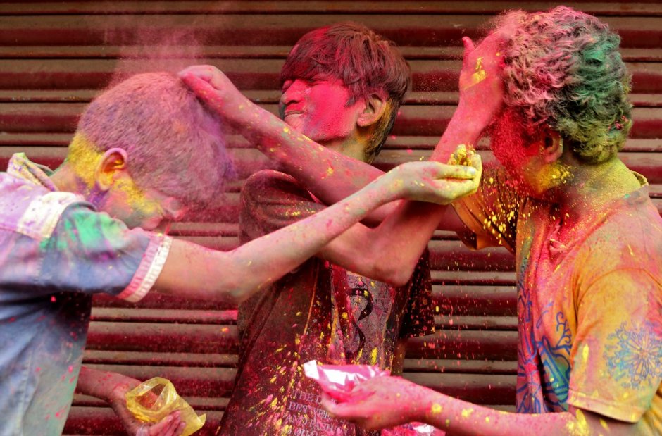 Праздник в Индии с красками Холи в 2021