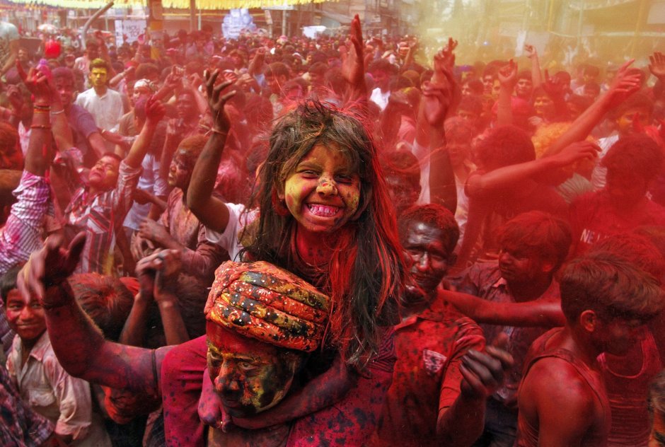 Новый год в Индии краски