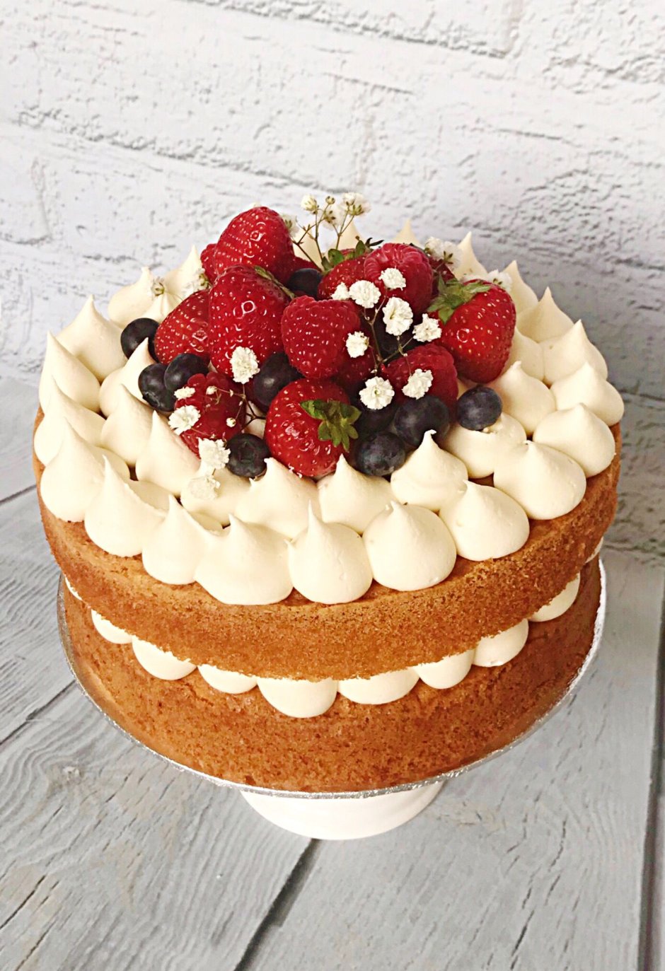 Mini Cake decorated Strawberry
