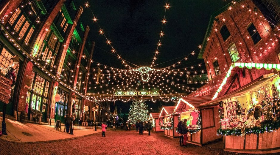 Christmas Market Toronto Distillery District