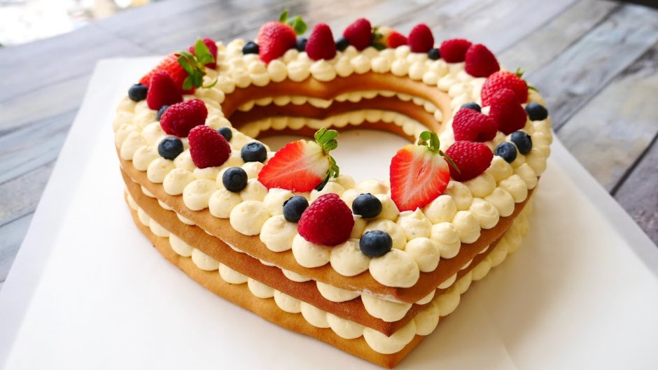 Торты и пирожные на Валентинов день