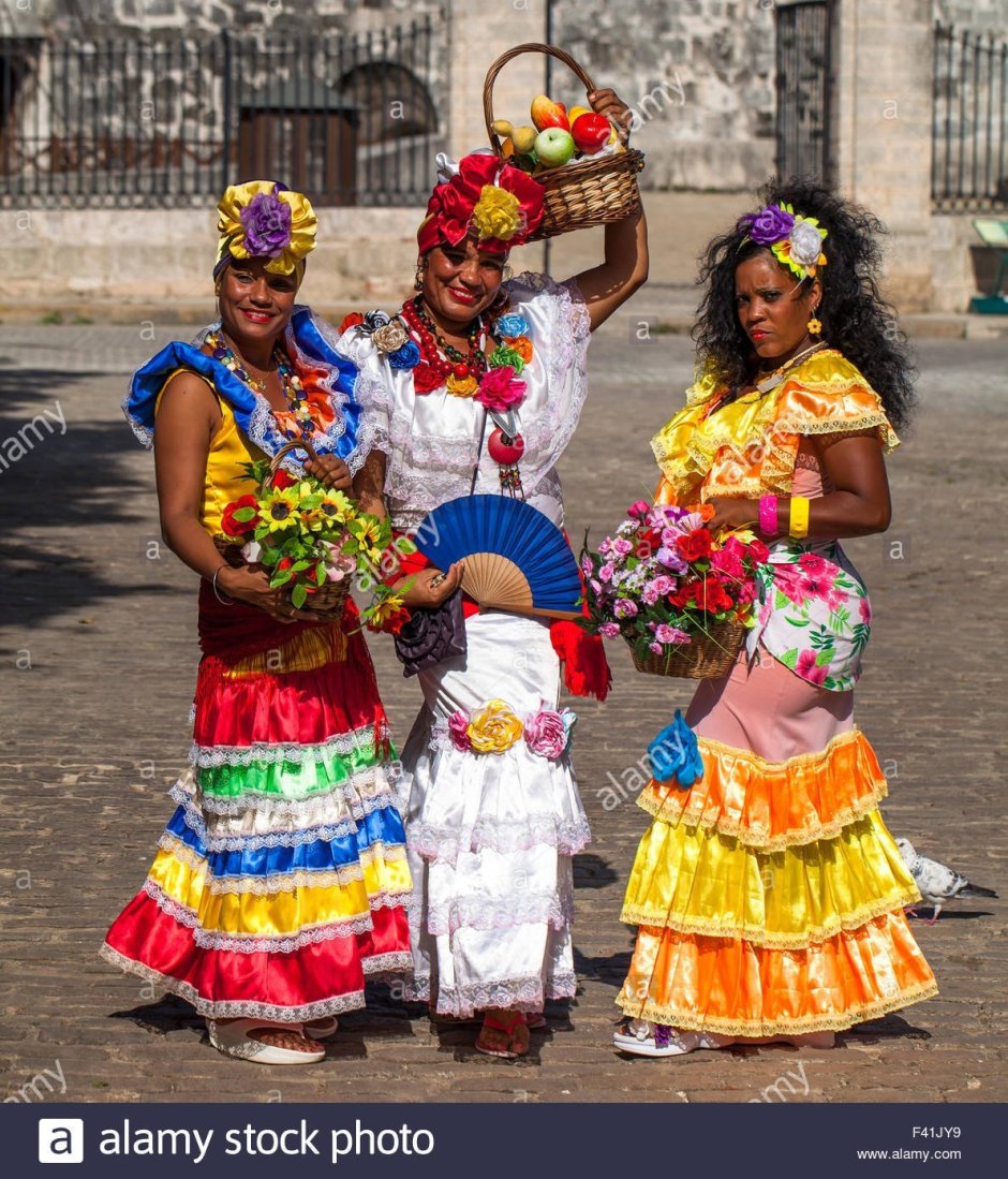 Платье в кубинском стиле
