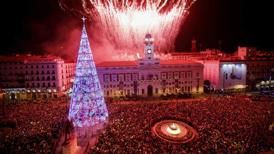 Пуэрта-дель-соль на новый год Мадрид