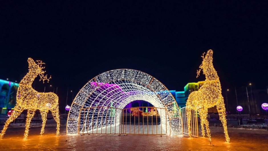 Бишкек Новогодняя елка на площади ала ТОО