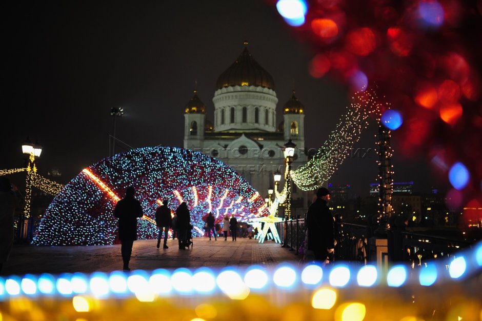 Вид Москвы в новый год на ВДНХ
