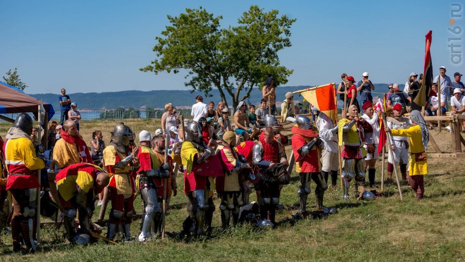 Этнографическому фестивалю средневекового боя “Великий Болгар”