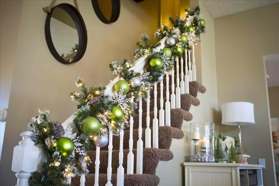 Рождественские лестницы наверх