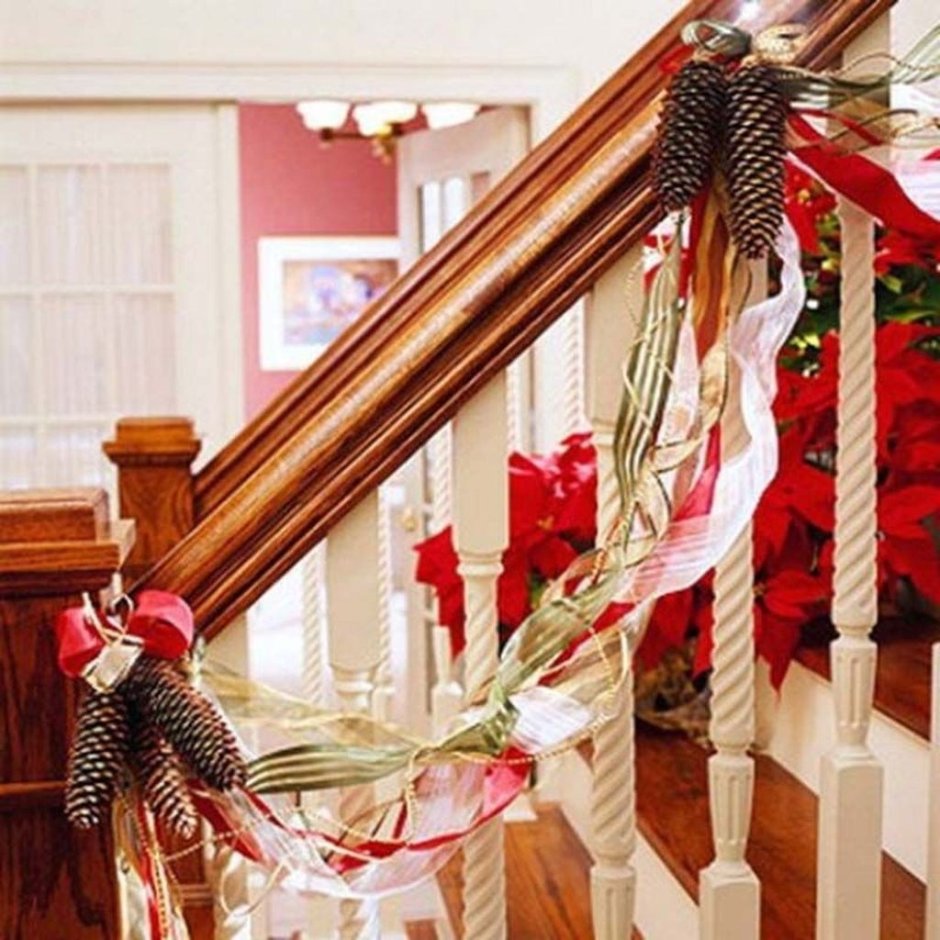 Рождественские венки на лестницу