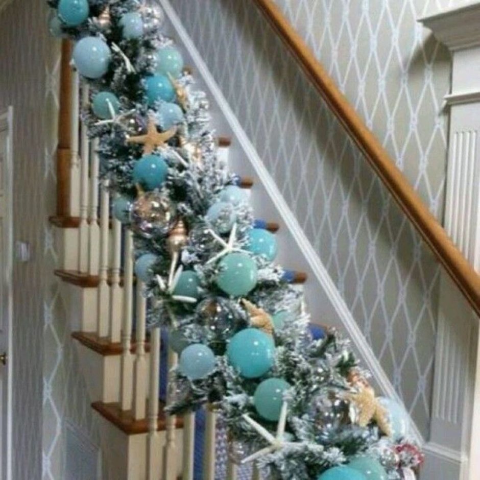 Украшение лестницы цветами