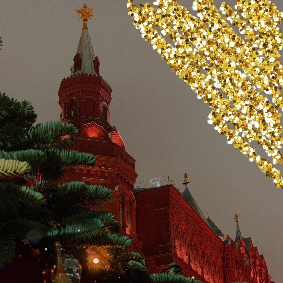 Новогодняя ярмарка в Москве на красной площади