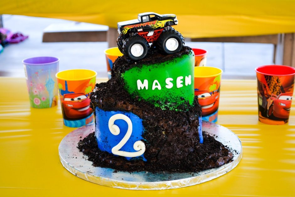 Торт с монстр траком для мальчика 3 года