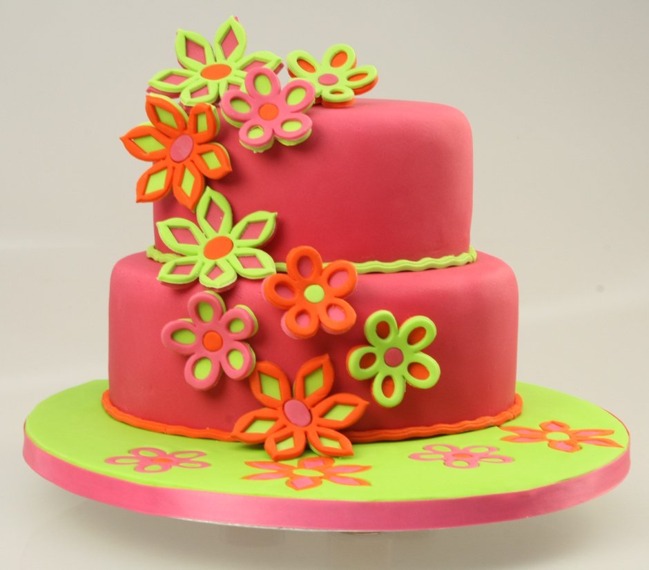 Торт с розовой мастикой